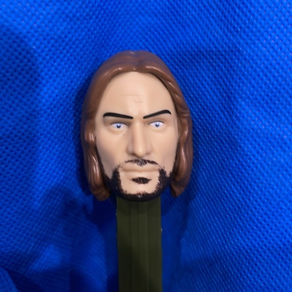 The Lord of the Rings PEZ Collectible - Aragorn (Green & Brown) #D3 1117930 - Picture 6 of 17